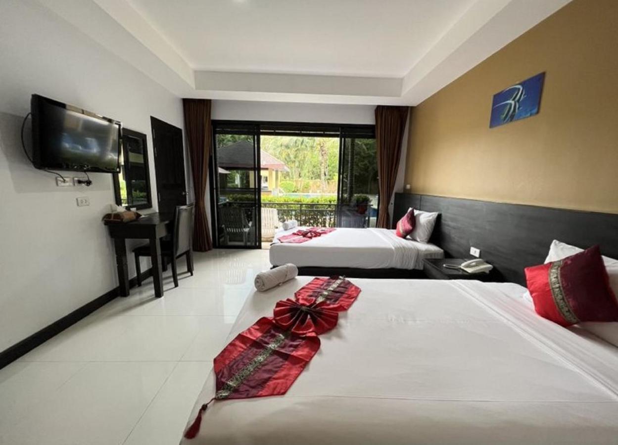 Naiyang Beach Hotel Sha Plus Пхукет Екстер'єр фото