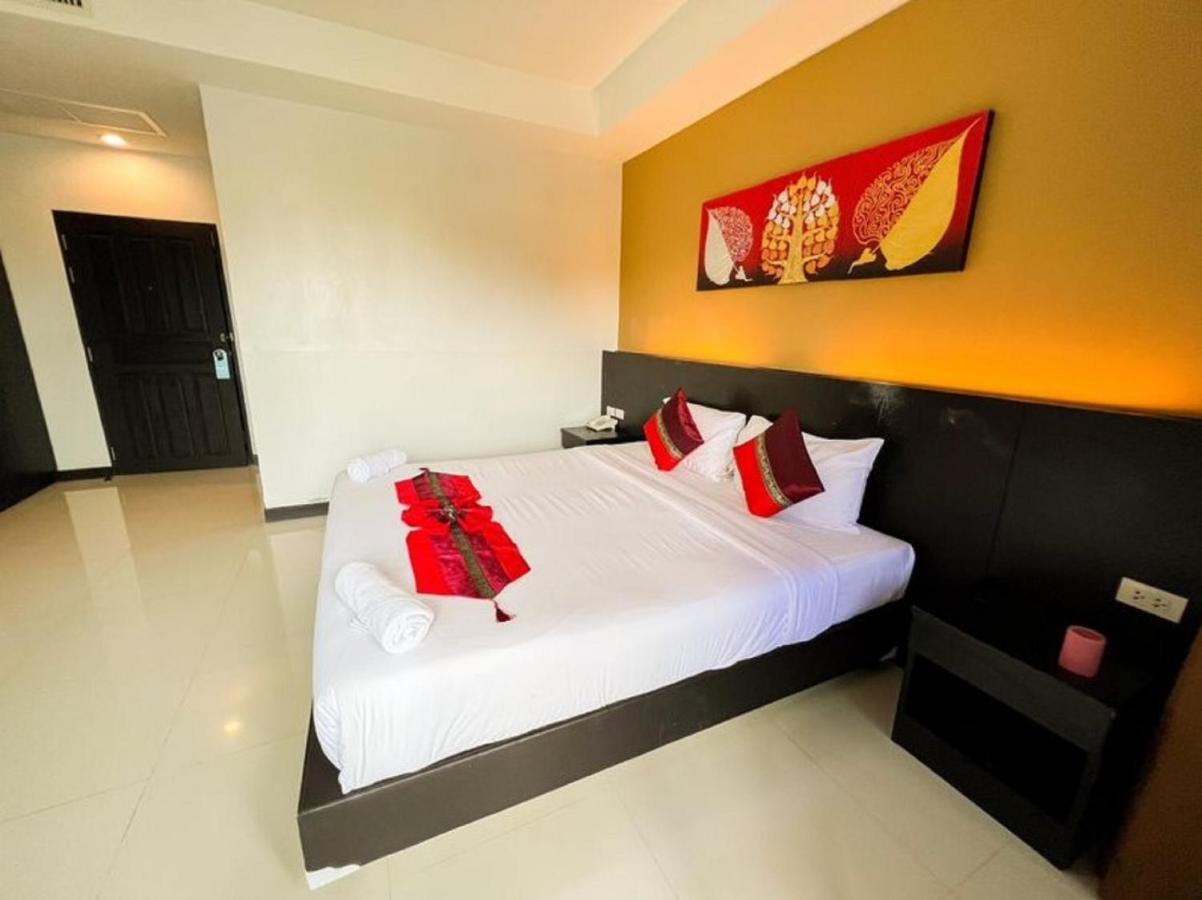 Naiyang Beach Hotel Sha Plus Пхукет Екстер'єр фото