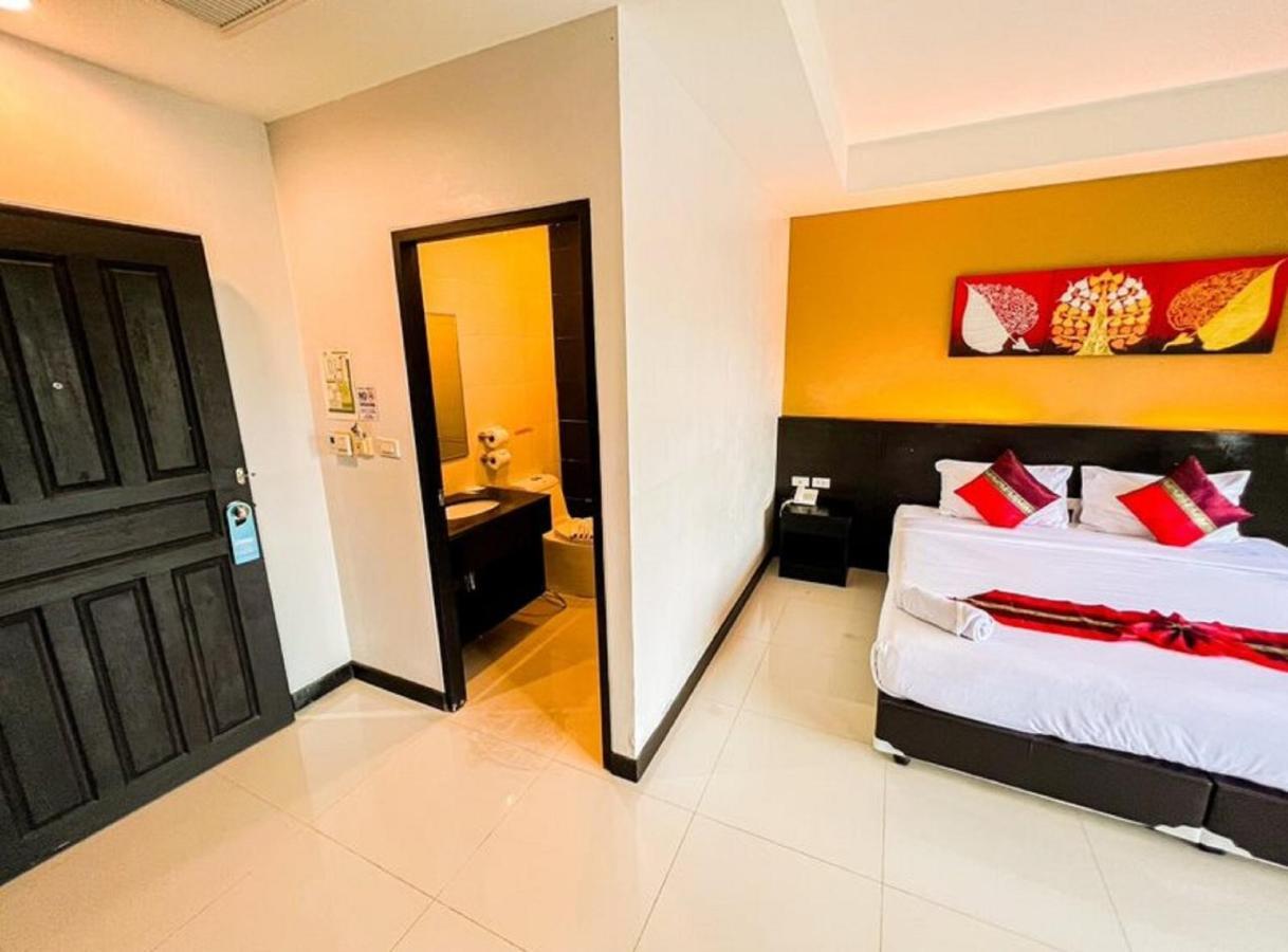 Naiyang Beach Hotel Sha Plus Пхукет Екстер'єр фото