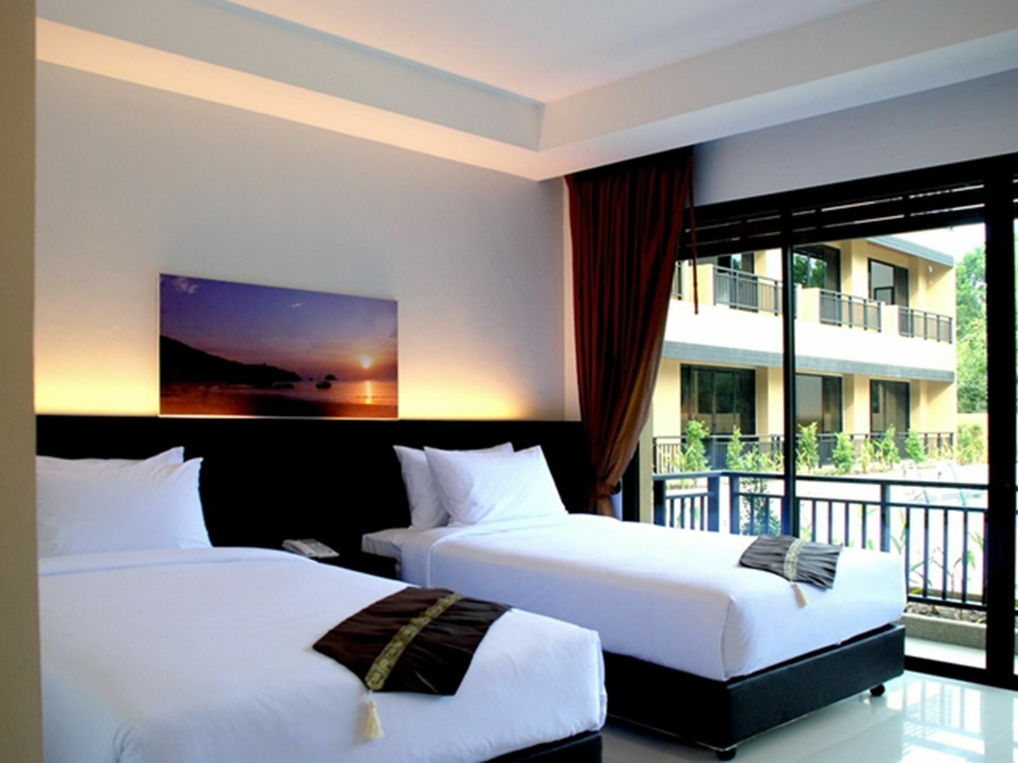 Naiyang Beach Hotel Sha Plus Пхукет Екстер'єр фото